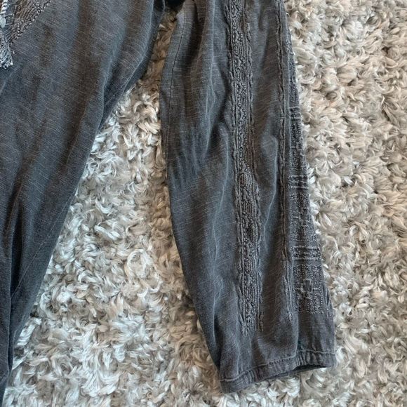 LUCKY BRAND || Woman’s gorgeous Bohemian Pom Pom ruffle charcoal top tribal - Picture 9 of 9